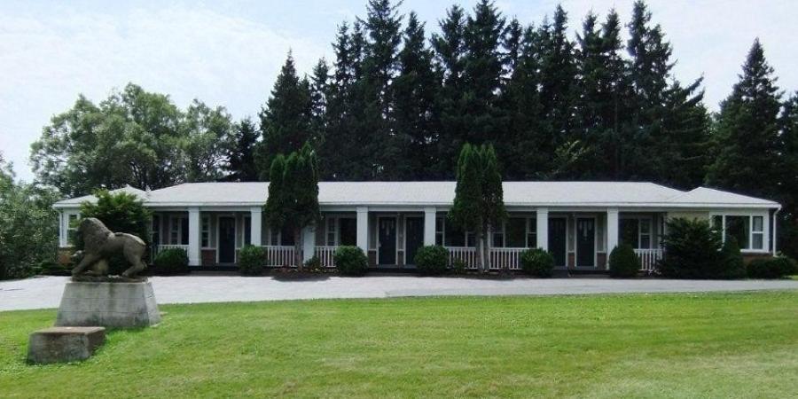 Lionstone Inn Motel & Cottages ピクトゥー エクステリア 写真